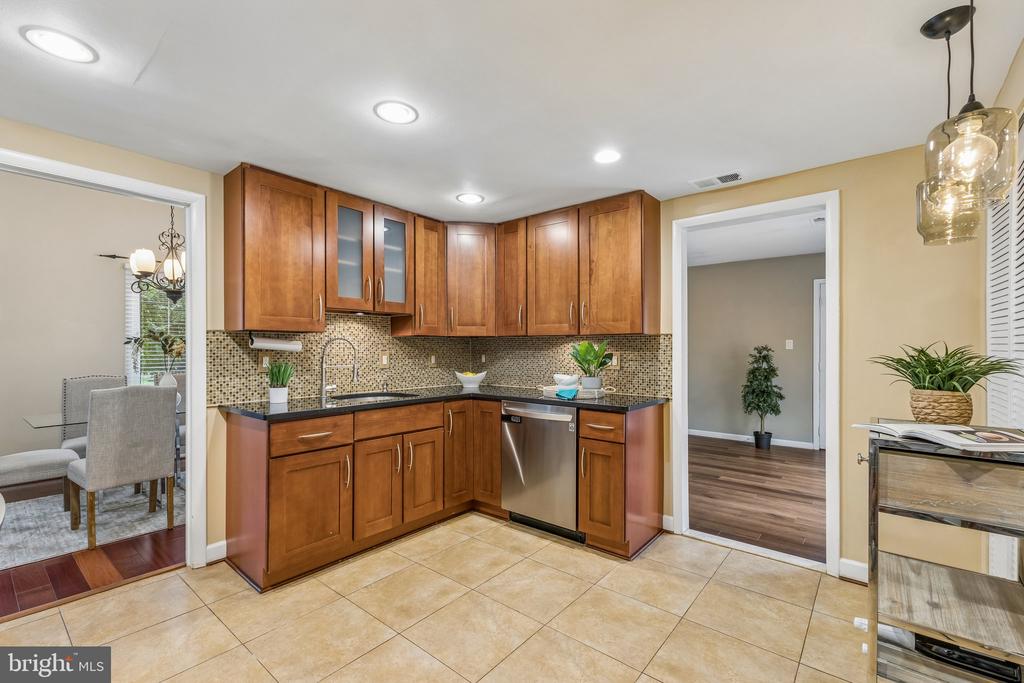 246 AVONDALE DRIVE
