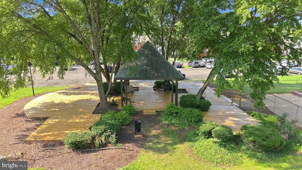 125 CLUBHOUSE DRIVE SW Unit: 6
