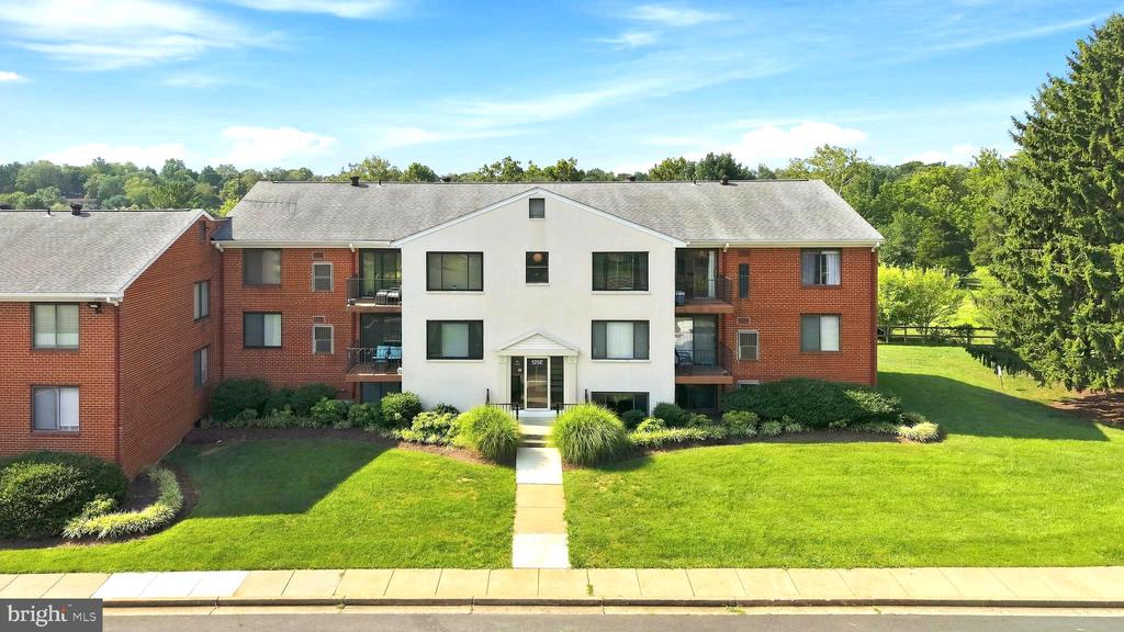 125 CLUBHOUSE DRIVE SW Unit: 6