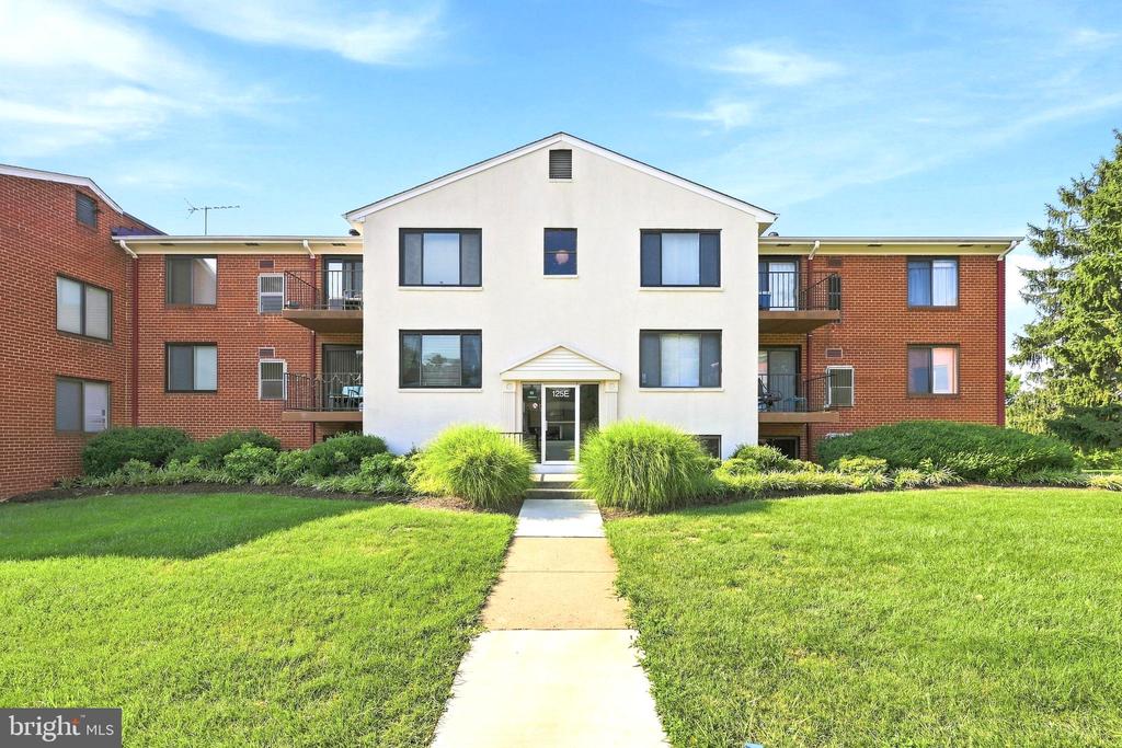 125 CLUBHOUSE DRIVE SW Unit: 6