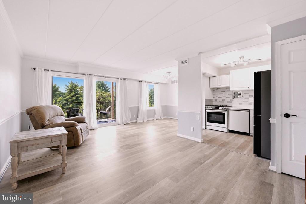 125 CLUBHOUSE DRIVE SW Unit: 6