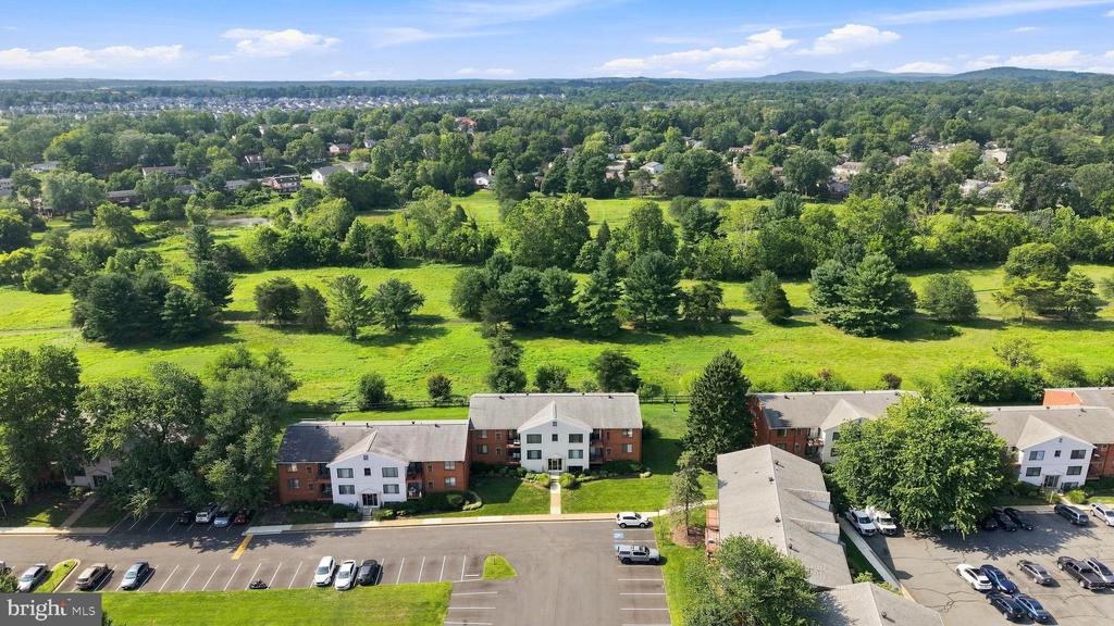 125 CLUBHOUSE DRIVE SW Unit: 6