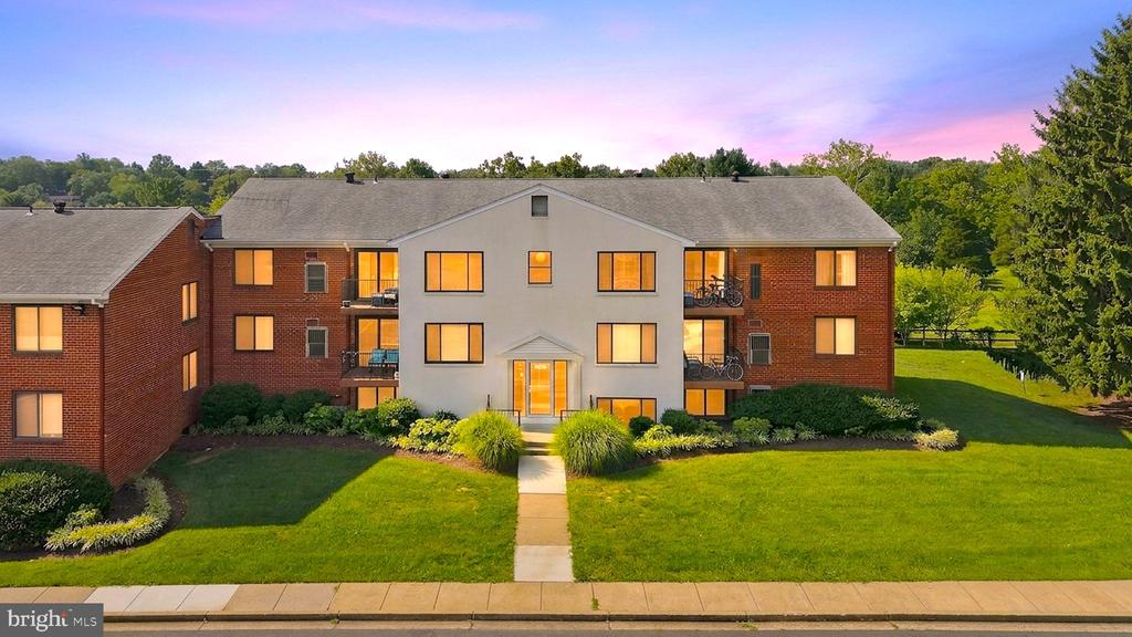 125 CLUBHOUSE DRIVE SW Unit: 6