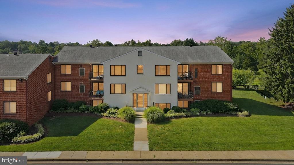 125 CLUBHOUSE DRIVE SW Unit: 6