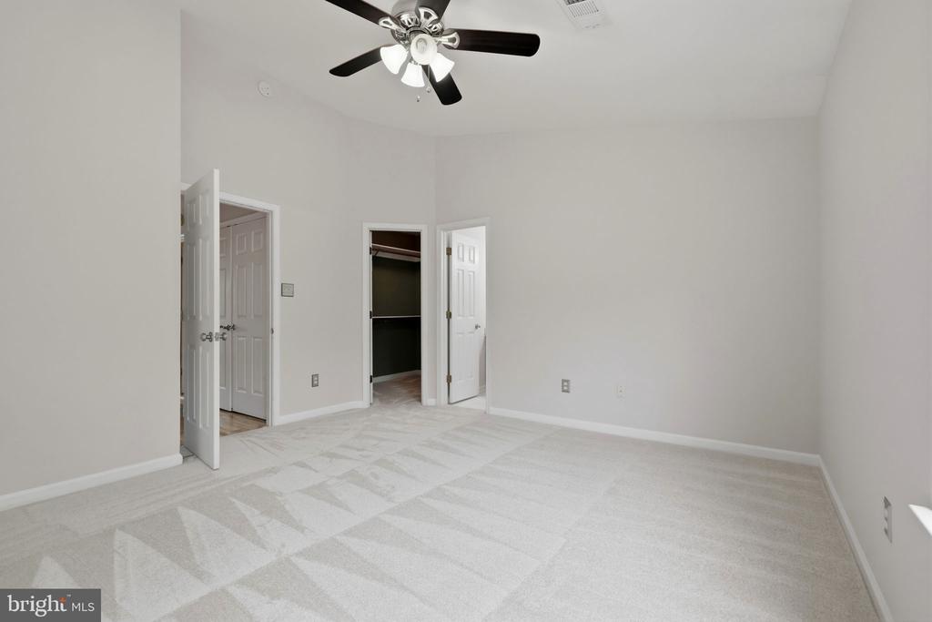 806 E VANDERBILT TERRACE SE