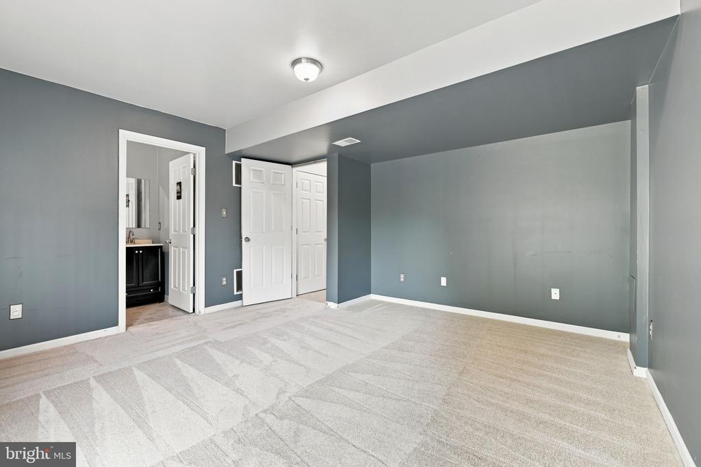 806 E VANDERBILT TERRACE SE