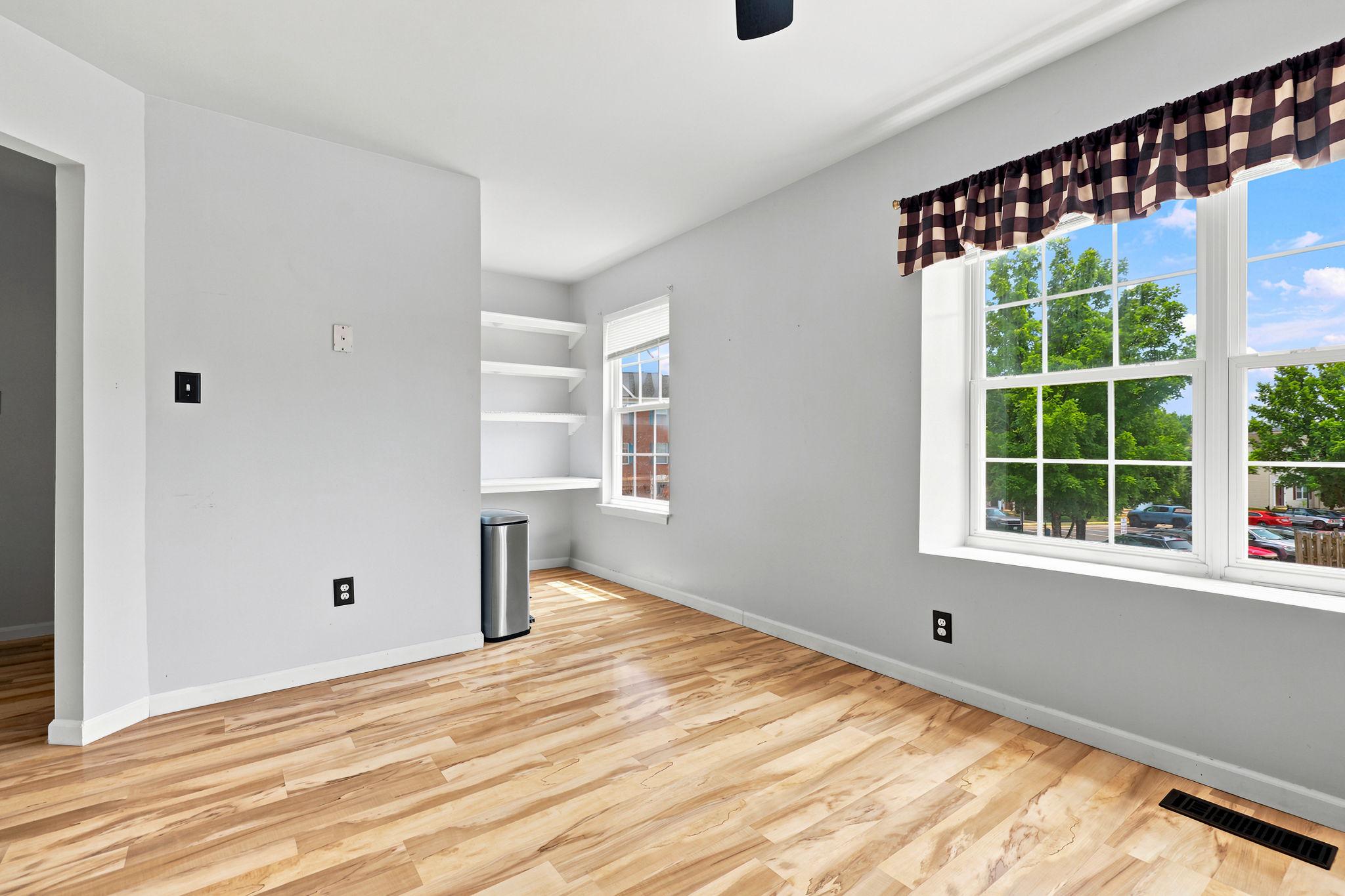806 E VANDERBILT TERRACE SE