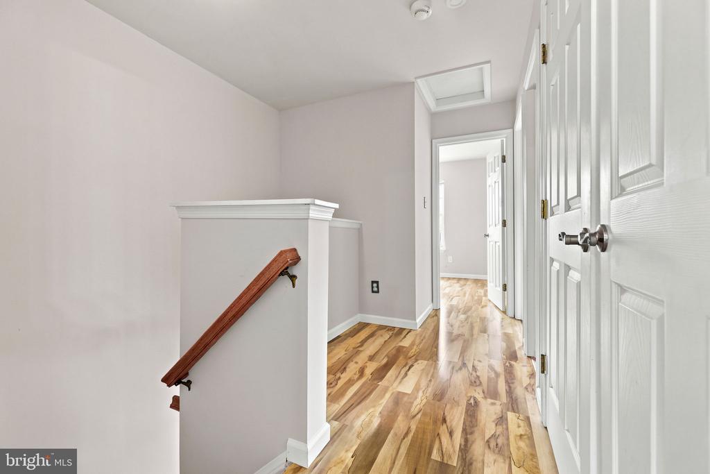 806 E VANDERBILT TERRACE SE