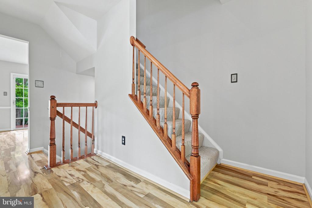 806 E VANDERBILT TERRACE SE