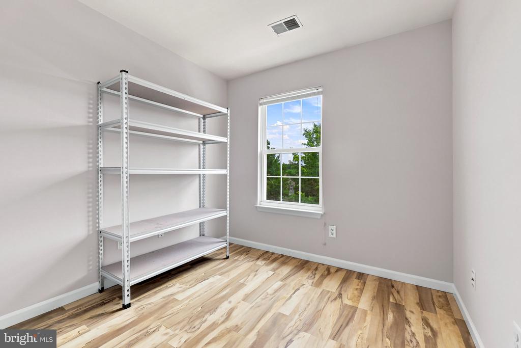 806 E VANDERBILT TERRACE SE
