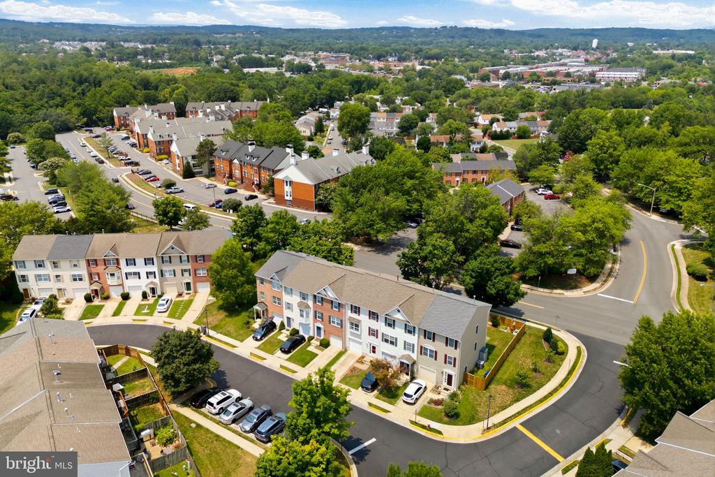 806 E VANDERBILT TERRACE SE