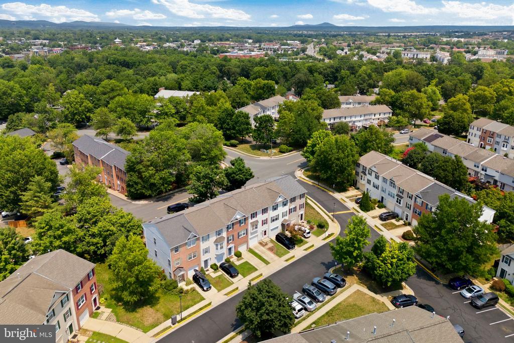 806 E VANDERBILT TERRACE SE