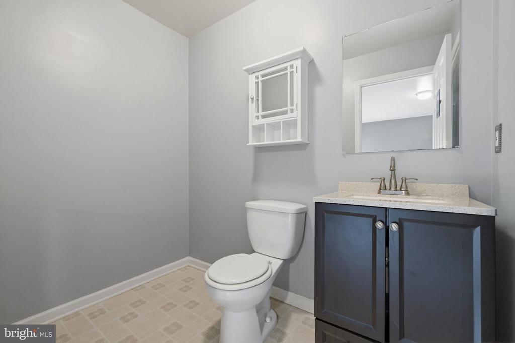 806 E VANDERBILT TERRACE SE