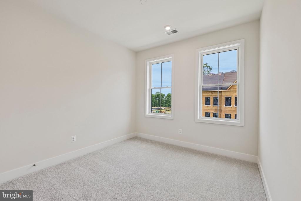 42198 SHINING STAR SQUARE Unit: HOMESITE 4534