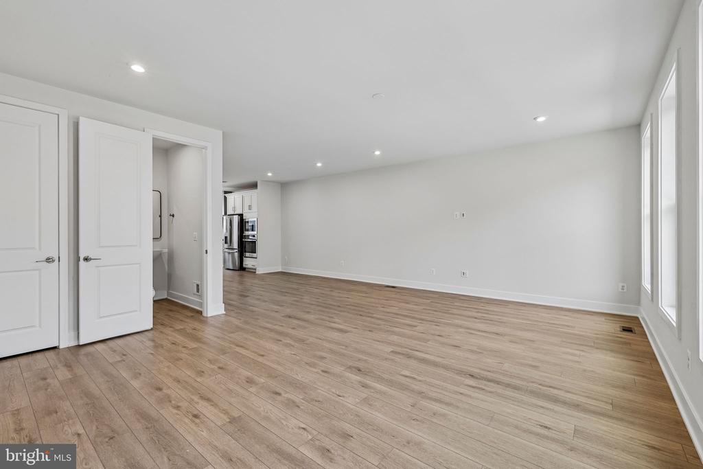 42198 SHINING STAR SQUARE Unit: HOMESITE 4534