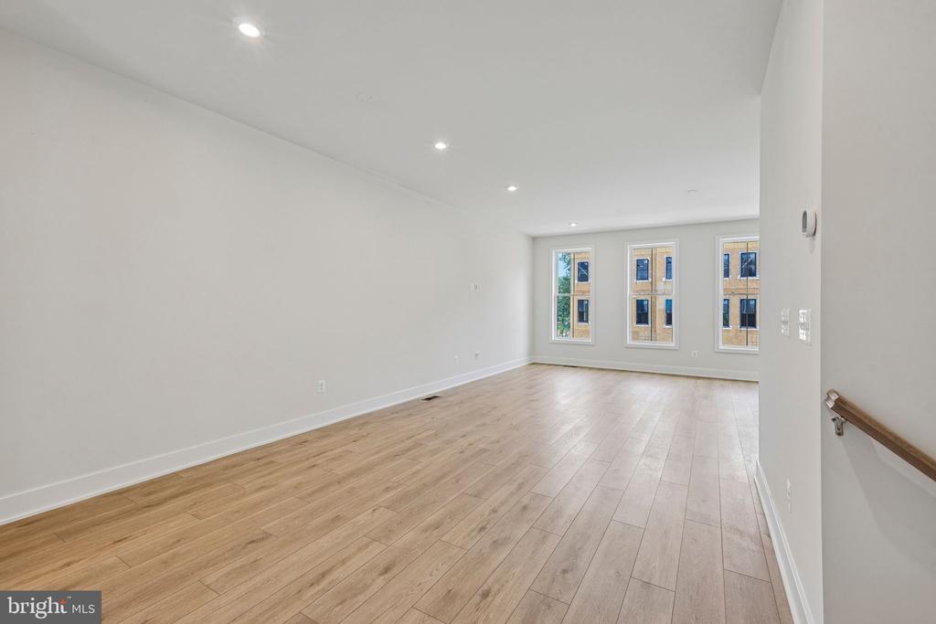 42198 SHINING STAR SQUARE Unit: HOMESITE 4534