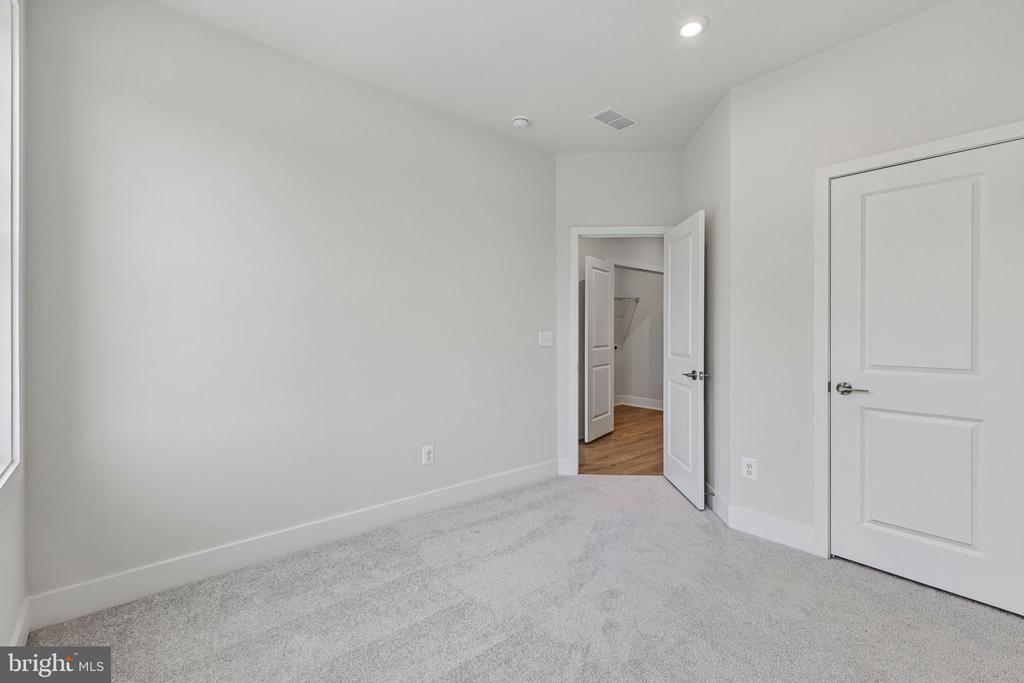 42198 SHINING STAR SQUARE Unit: HOMESITE 4534