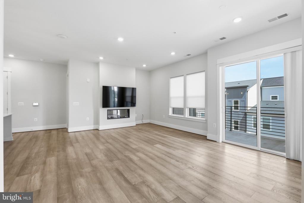 23650 HAVELOCK WALK TERRACE Unit: 407