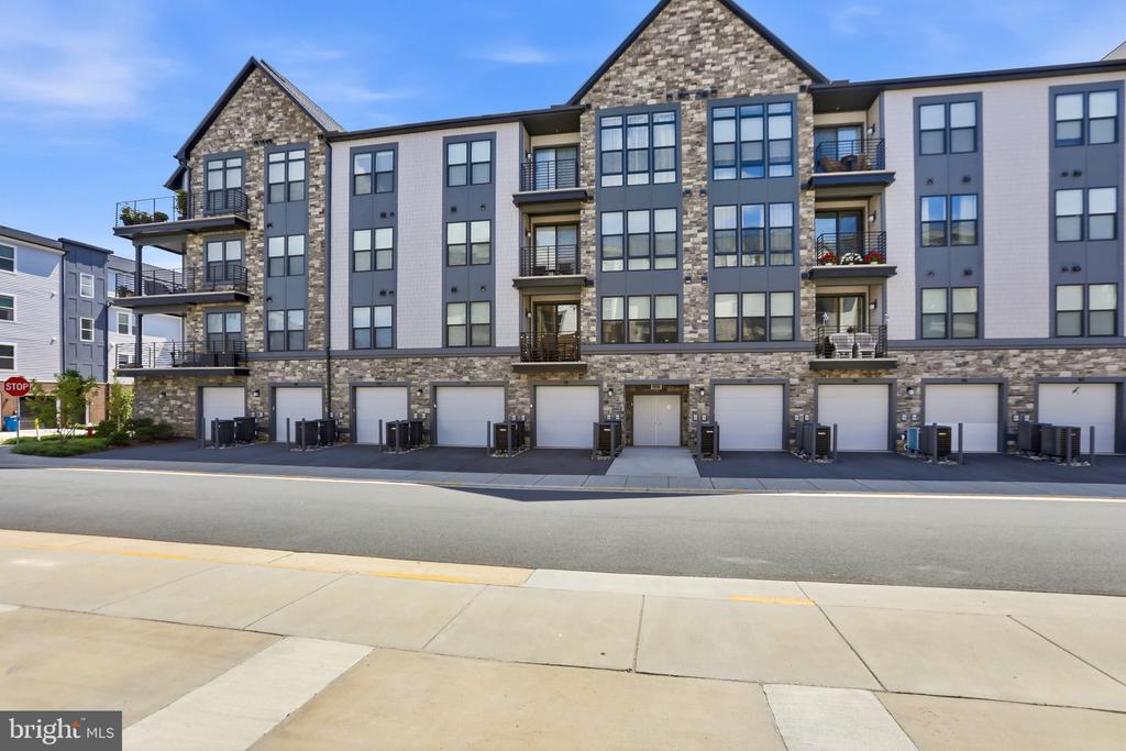 23650 HAVELOCK WALK TERRACE Unit: 407