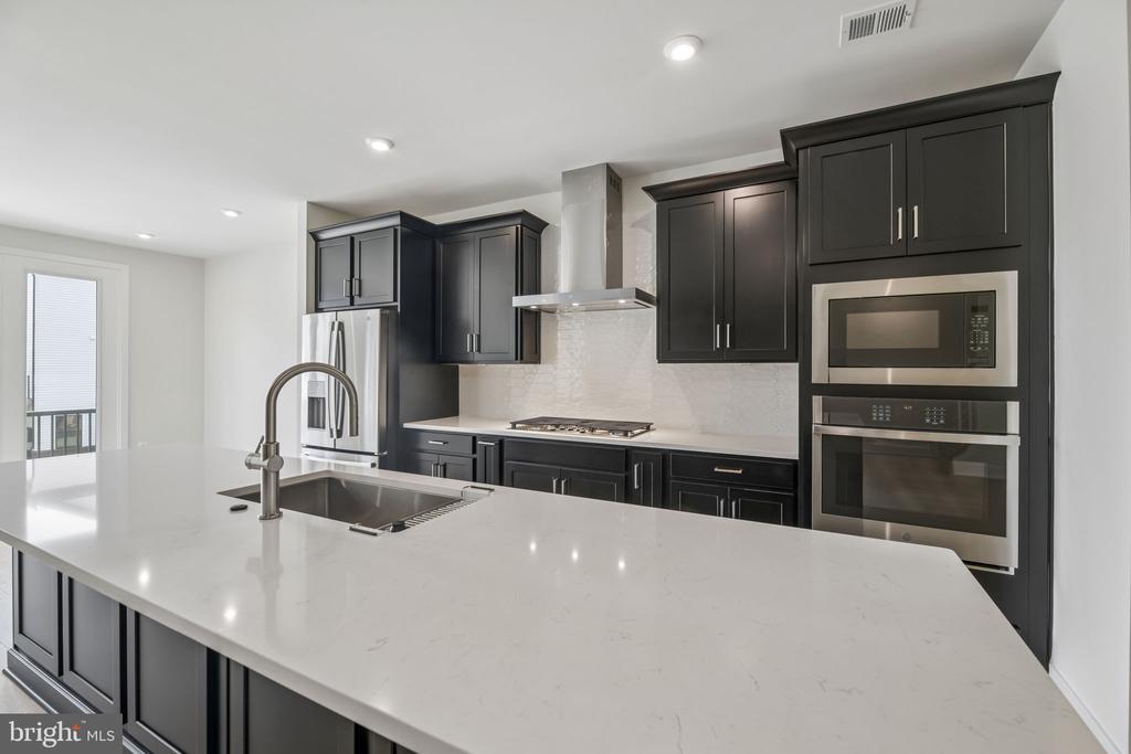 42223 PICASSO SQUARE Unit: HOMESITE 4332