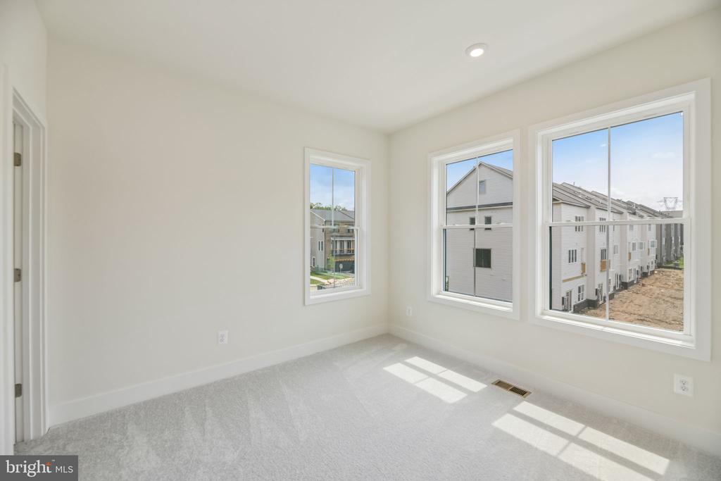 42223 PICASSO SQUARE Unit: HOMESITE 4332