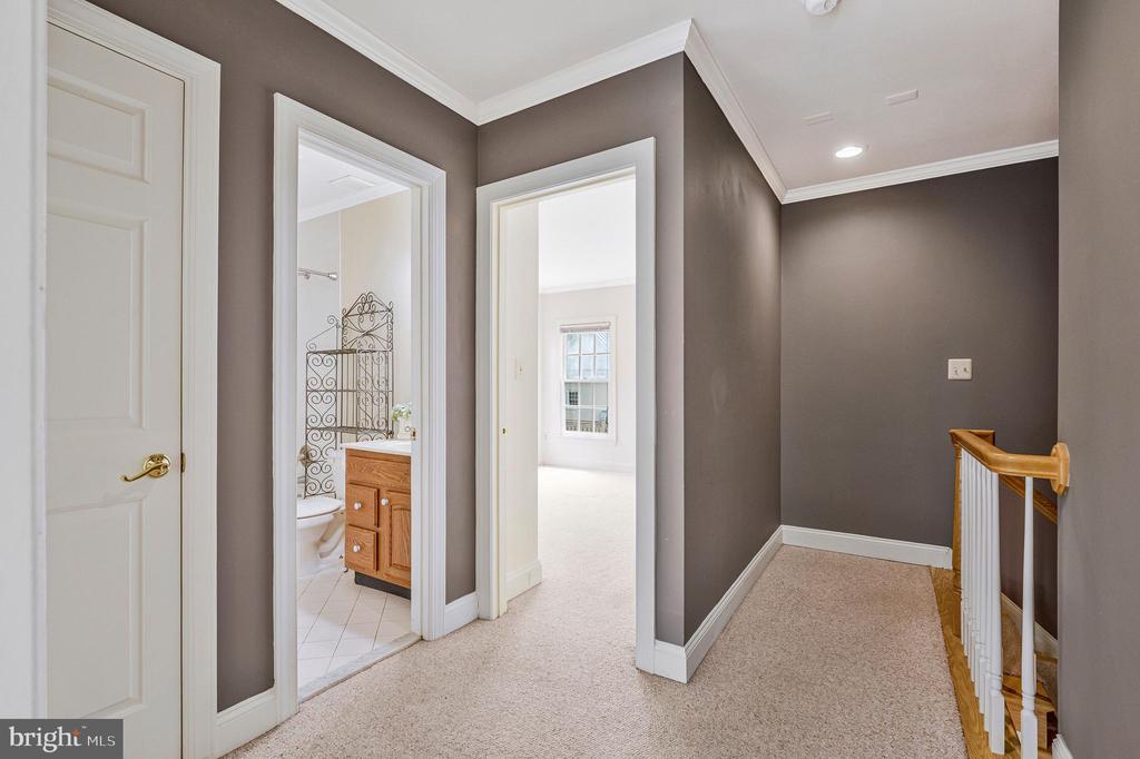10 MEMORIAL DRIVE NW