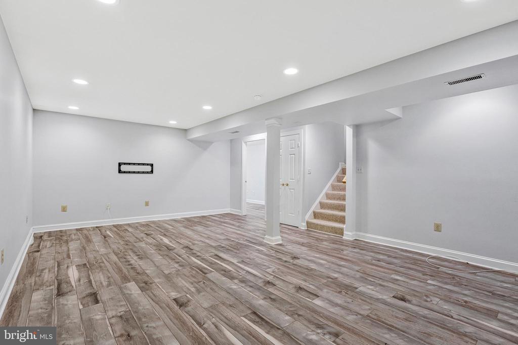 10 MEMORIAL DRIVE NW