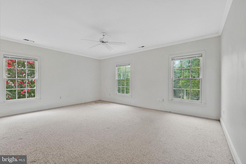 10 MEMORIAL DRIVE NW