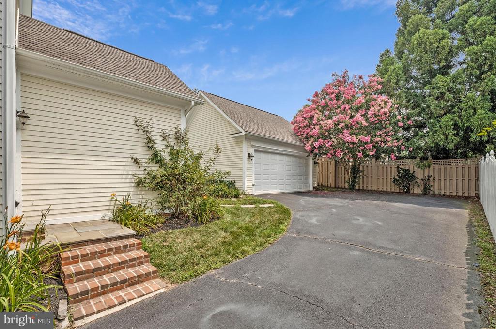 10 MEMORIAL DRIVE NW