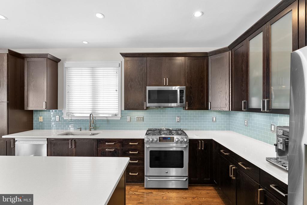 21553 CENTER POINT CIRCLE