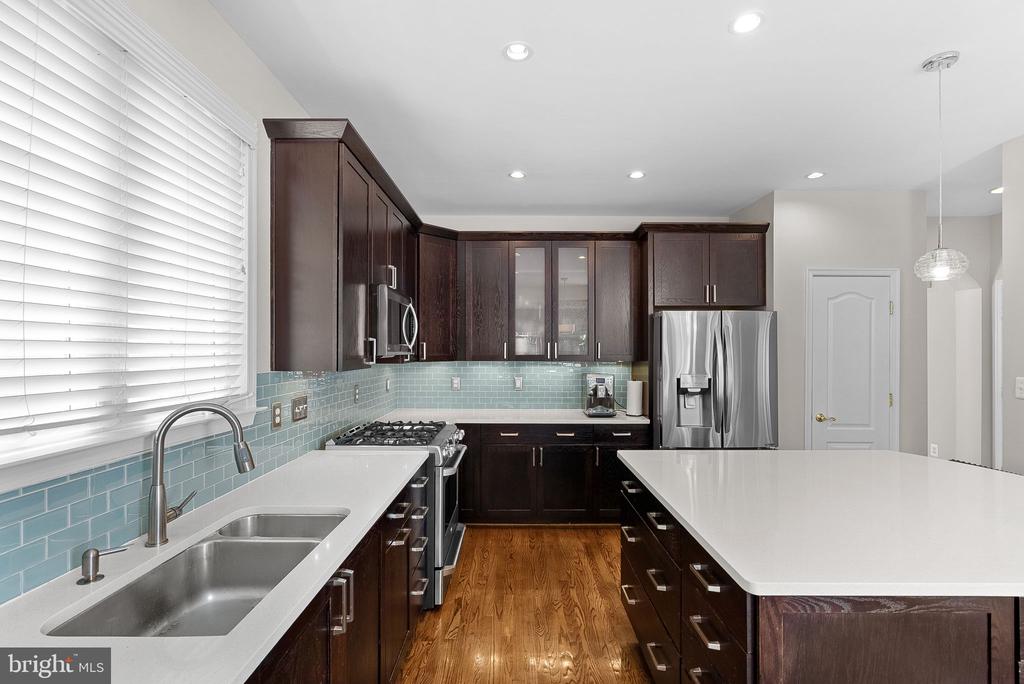 21553 CENTER POINT CIRCLE