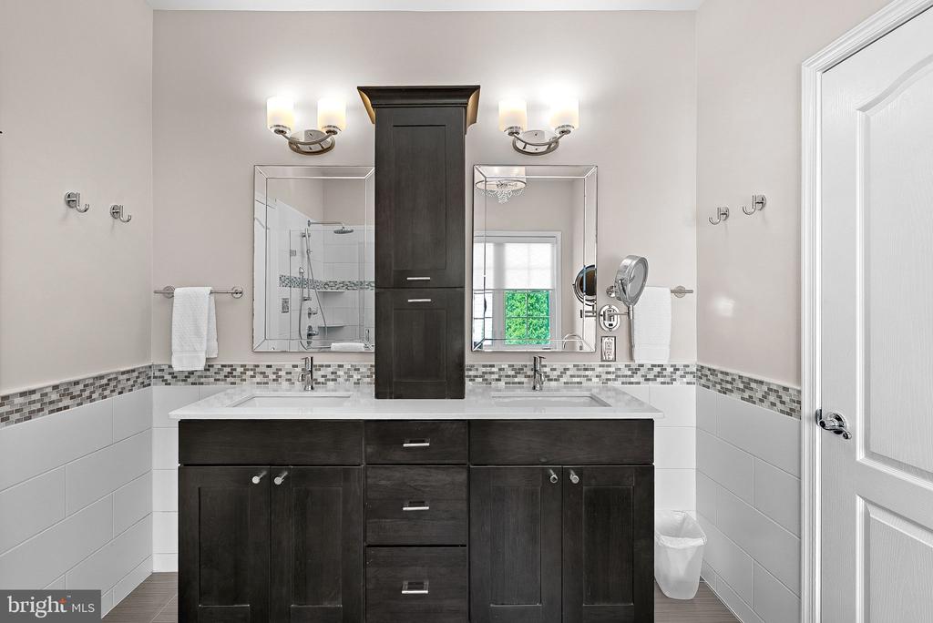 21553 CENTER POINT CIRCLE