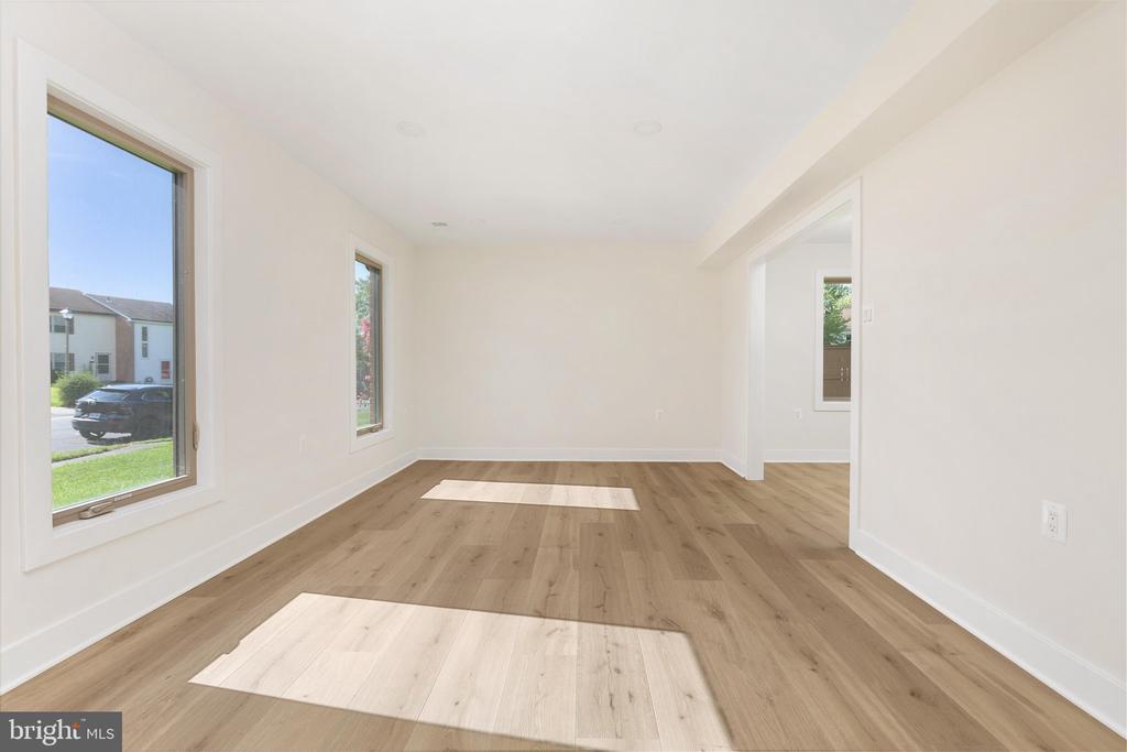 401 CRESTWOOD SW