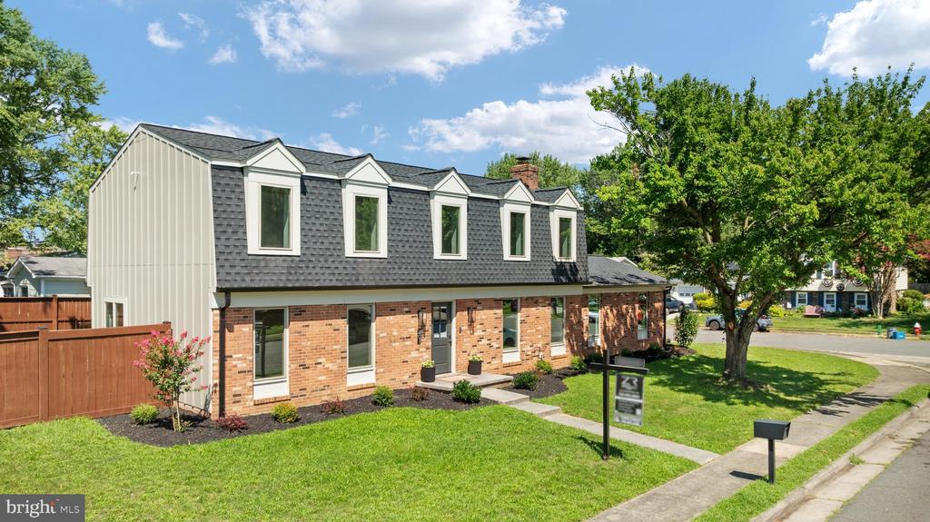 401 CRESTWOOD SW