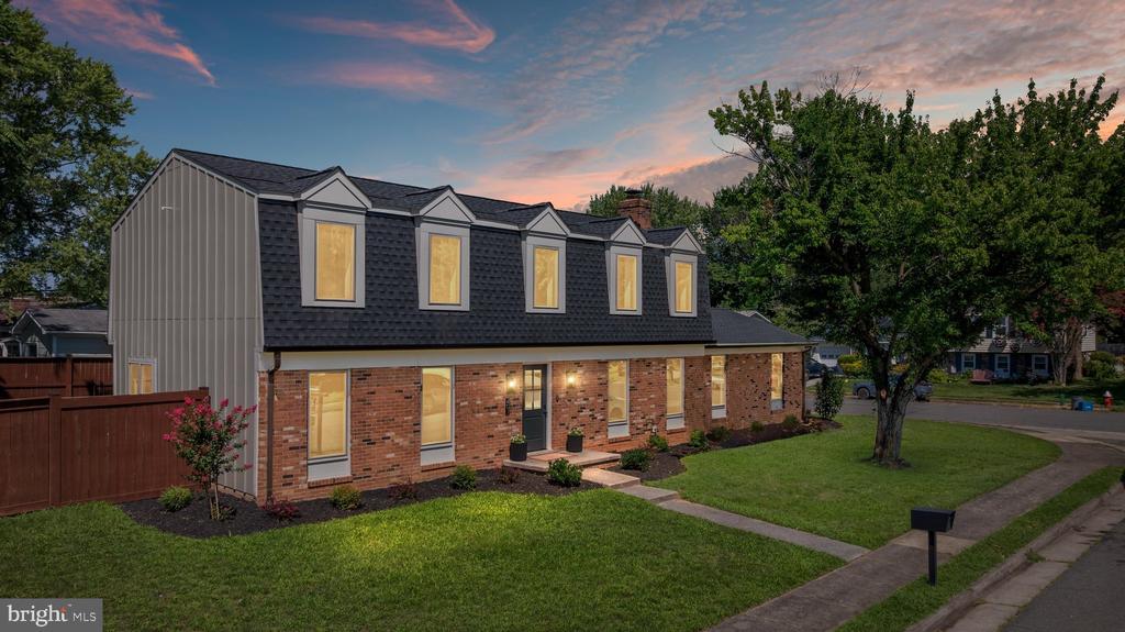 401 CRESTWOOD SW