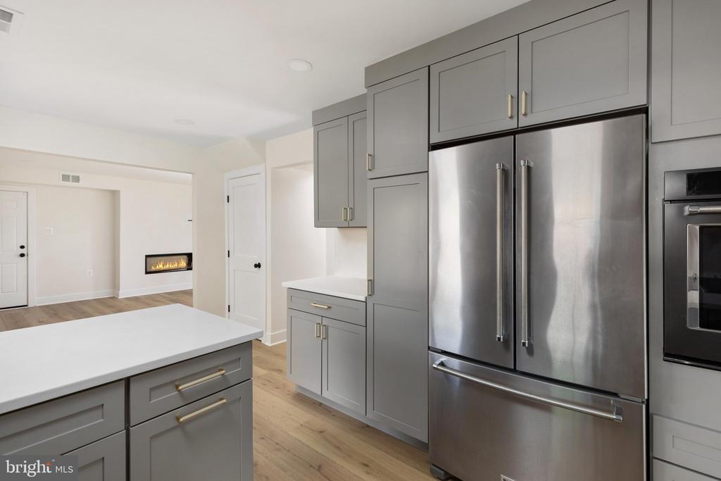 401 CRESTWOOD SW