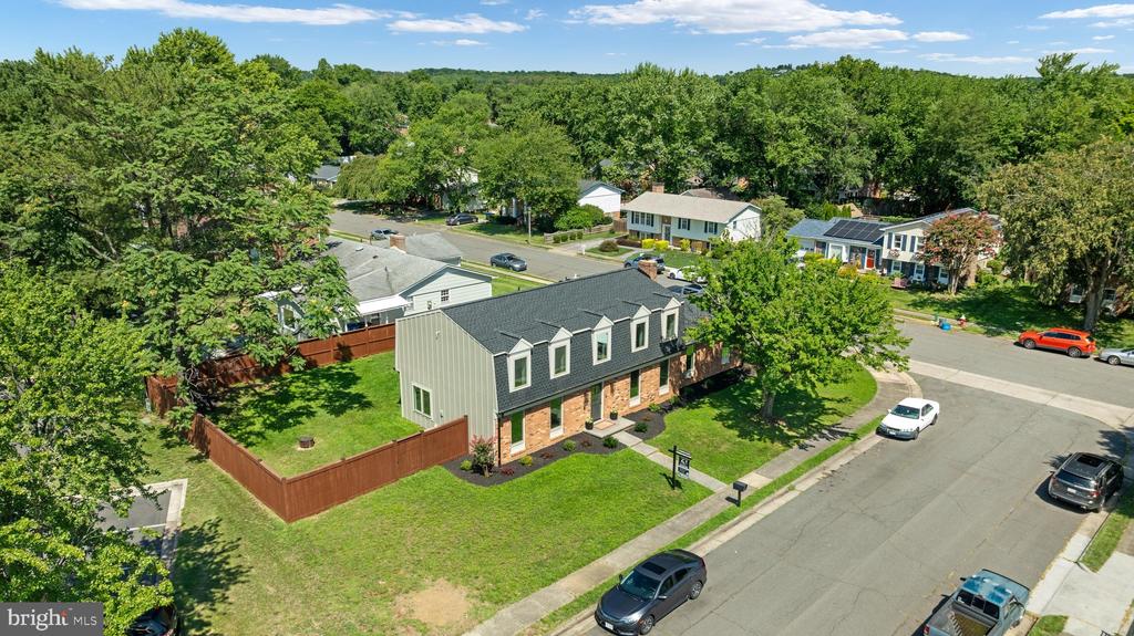 401 CRESTWOOD SW