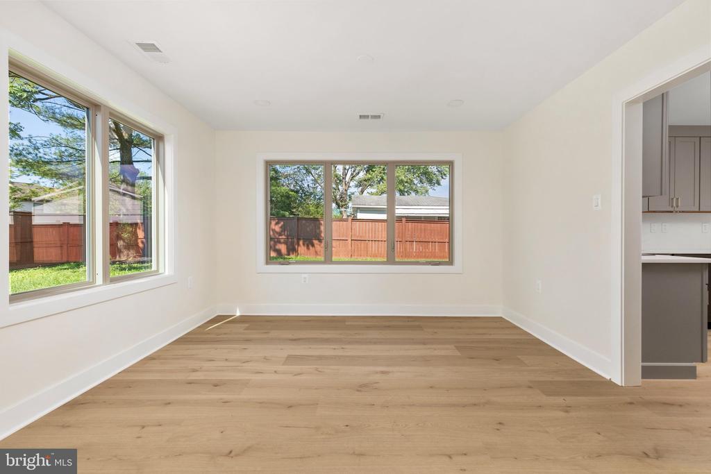 401 CRESTWOOD SW