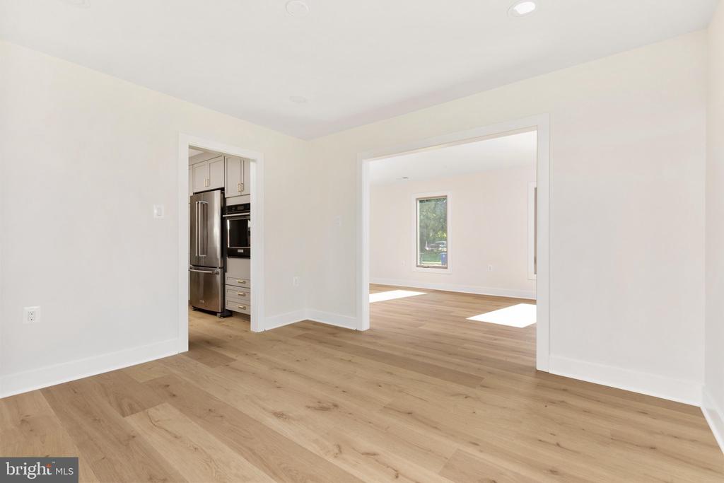 401 CRESTWOOD SW