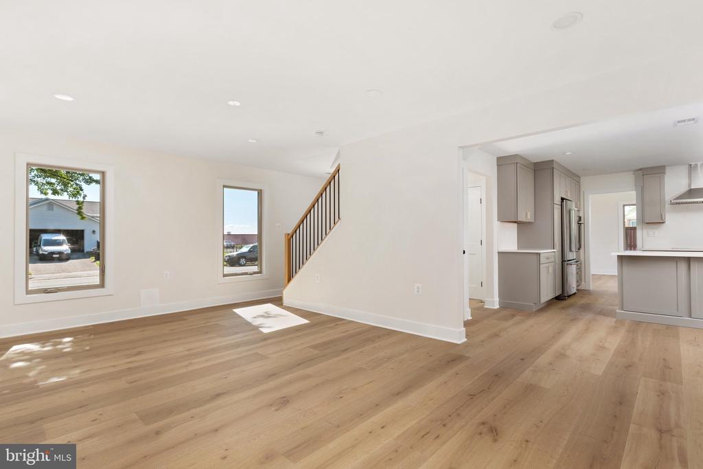 401 CRESTWOOD SW