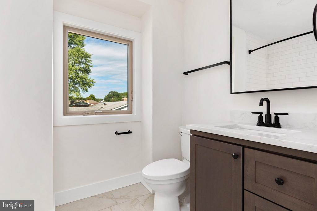 401 CRESTWOOD SW