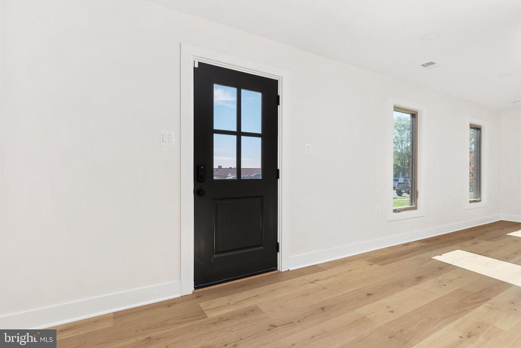 401 CRESTWOOD SW
