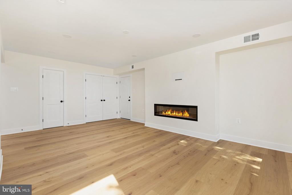 401 CRESTWOOD SW
