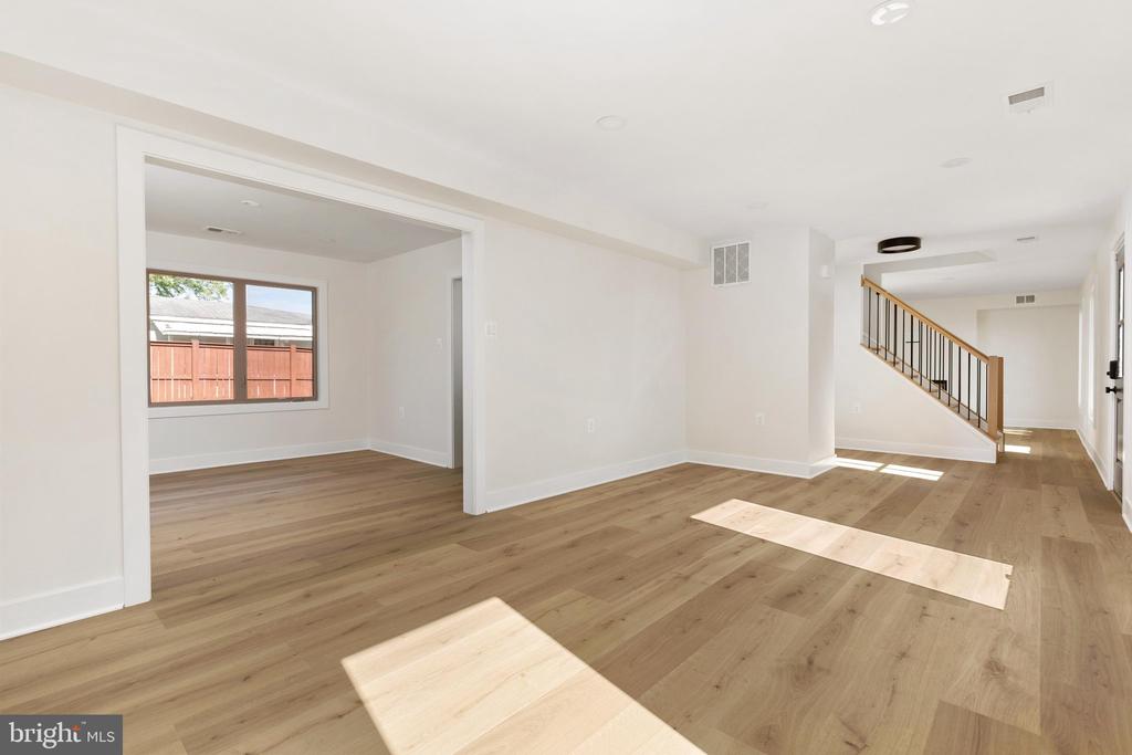 401 CRESTWOOD SW