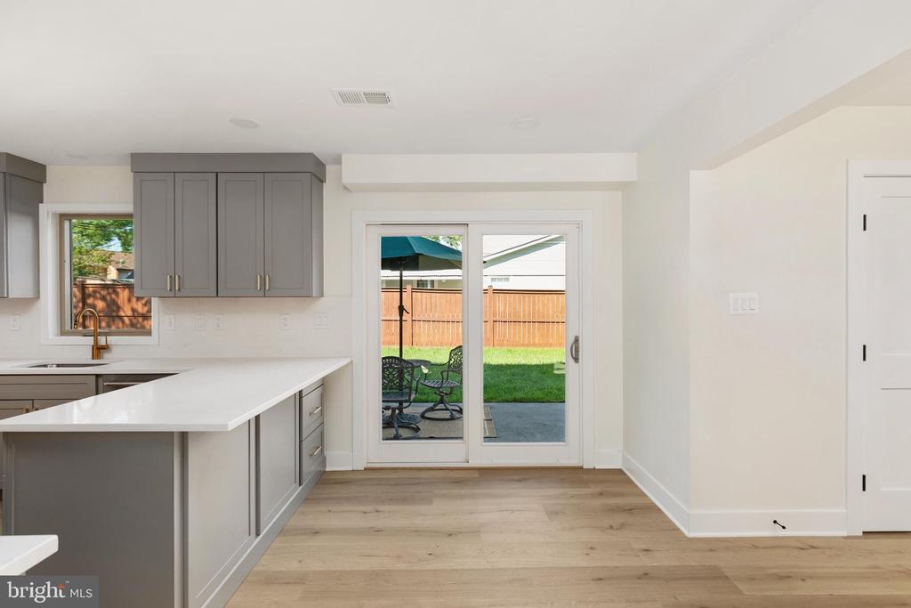 401 CRESTWOOD SW