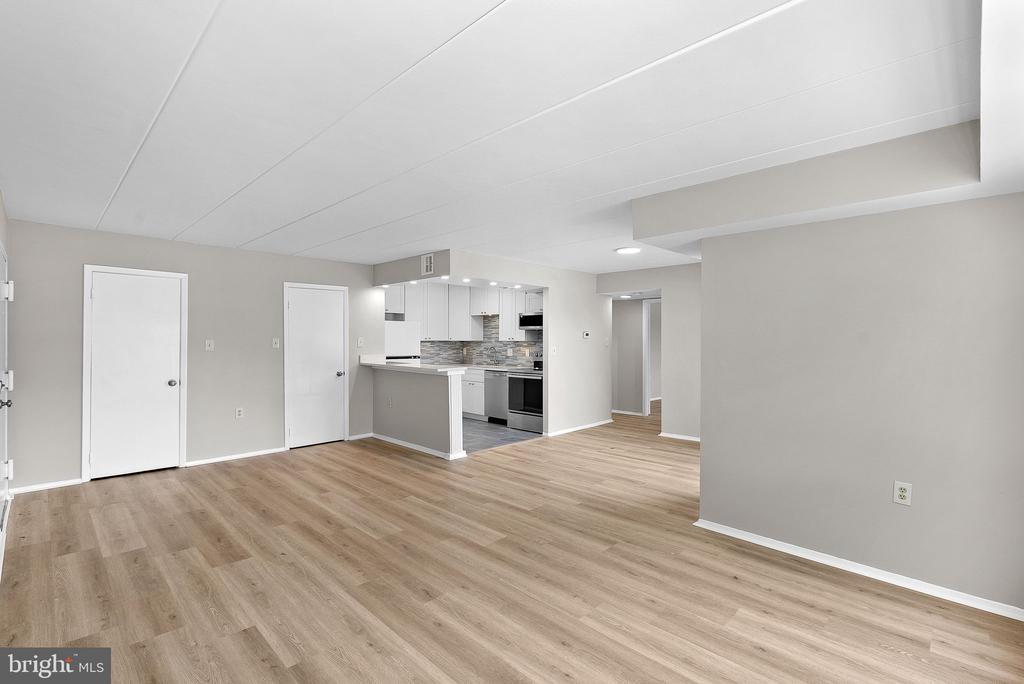 125 CLUBHOUSE DRIVE SW Unit: 7