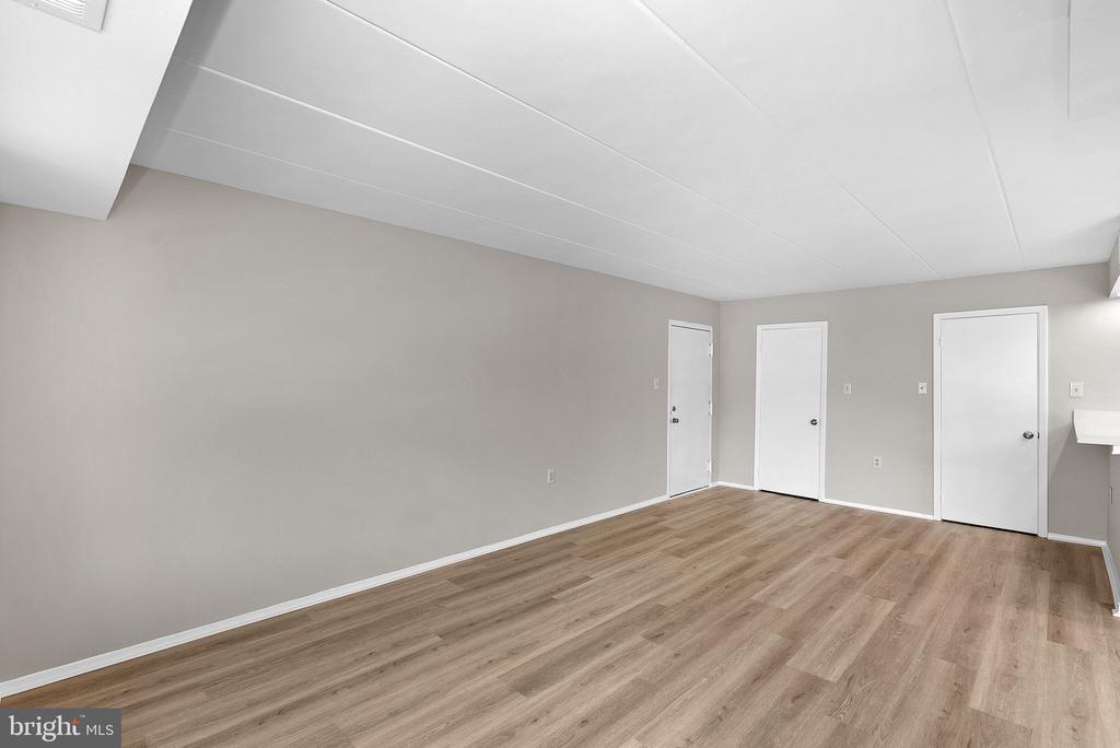 125 CLUBHOUSE DRIVE SW Unit: 7