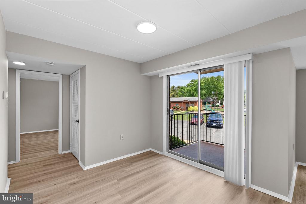125 CLUBHOUSE DRIVE SW Unit: 7