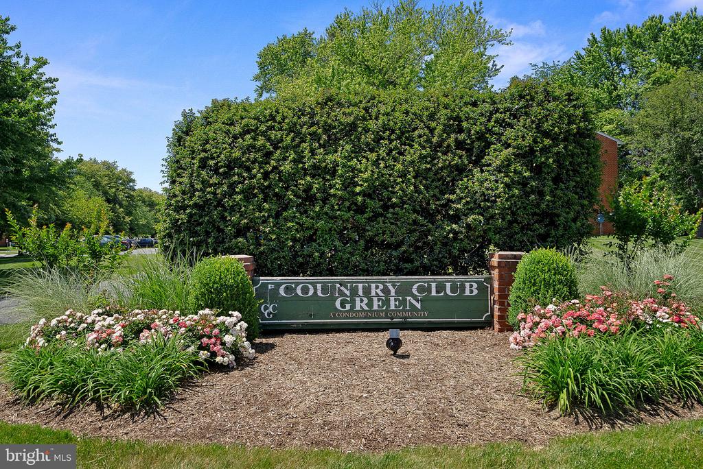 125 CLUBHOUSE DRIVE SW Unit: 7
