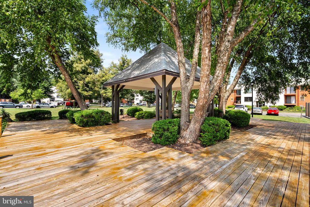 125 CLUBHOUSE DRIVE SW Unit: 7